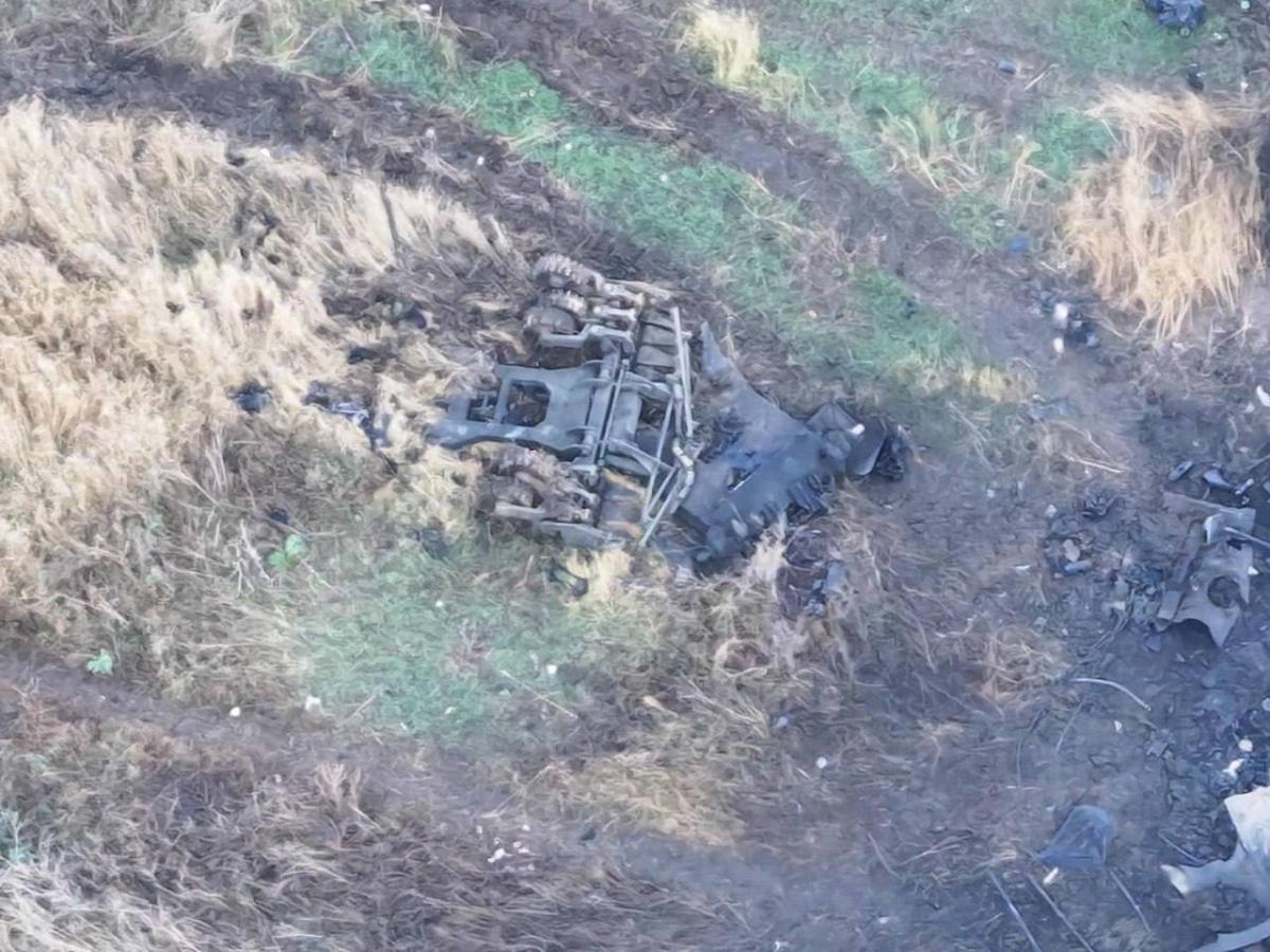 Знищення бронеколони РФ під Вугледаром Знищення бронеколони РФ під Вугледаром