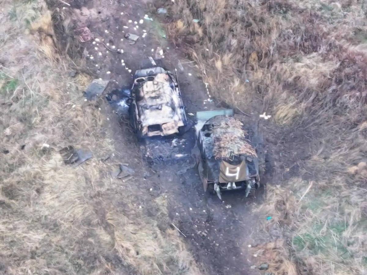 Знищення бронеколони РФ під Вугледаром Знищення бронеколони РФ під Вугледаром