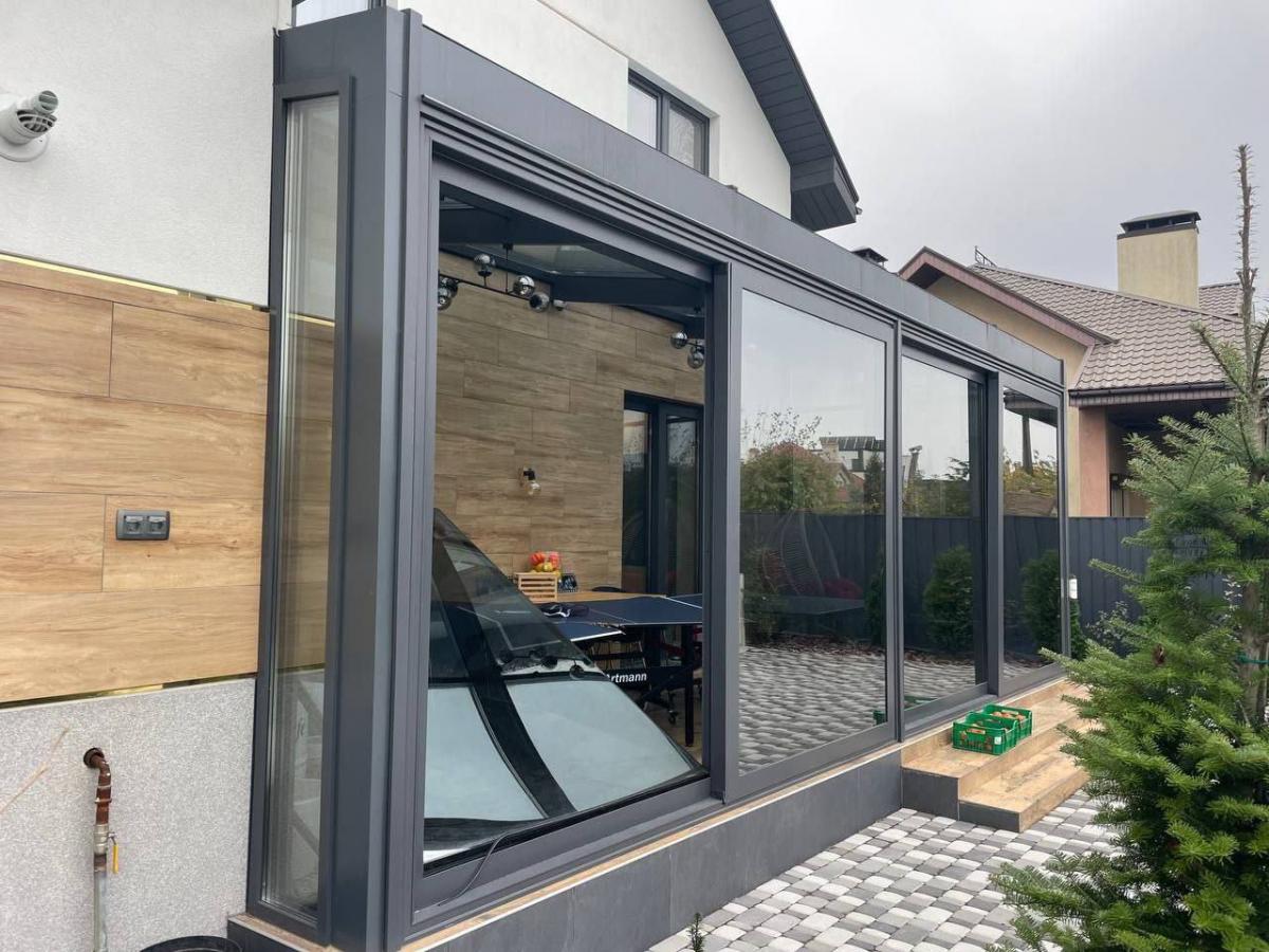 Наслідки ракетної атаки на Київ та область Наслідки ракетної атаки на Київ та область