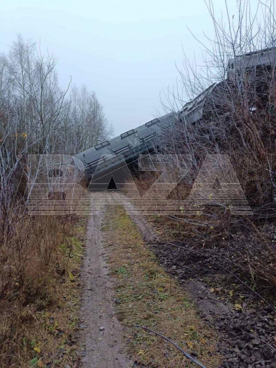 У РФ пустили під схил залізничний состав У РФ пустили під схил залізничний состав