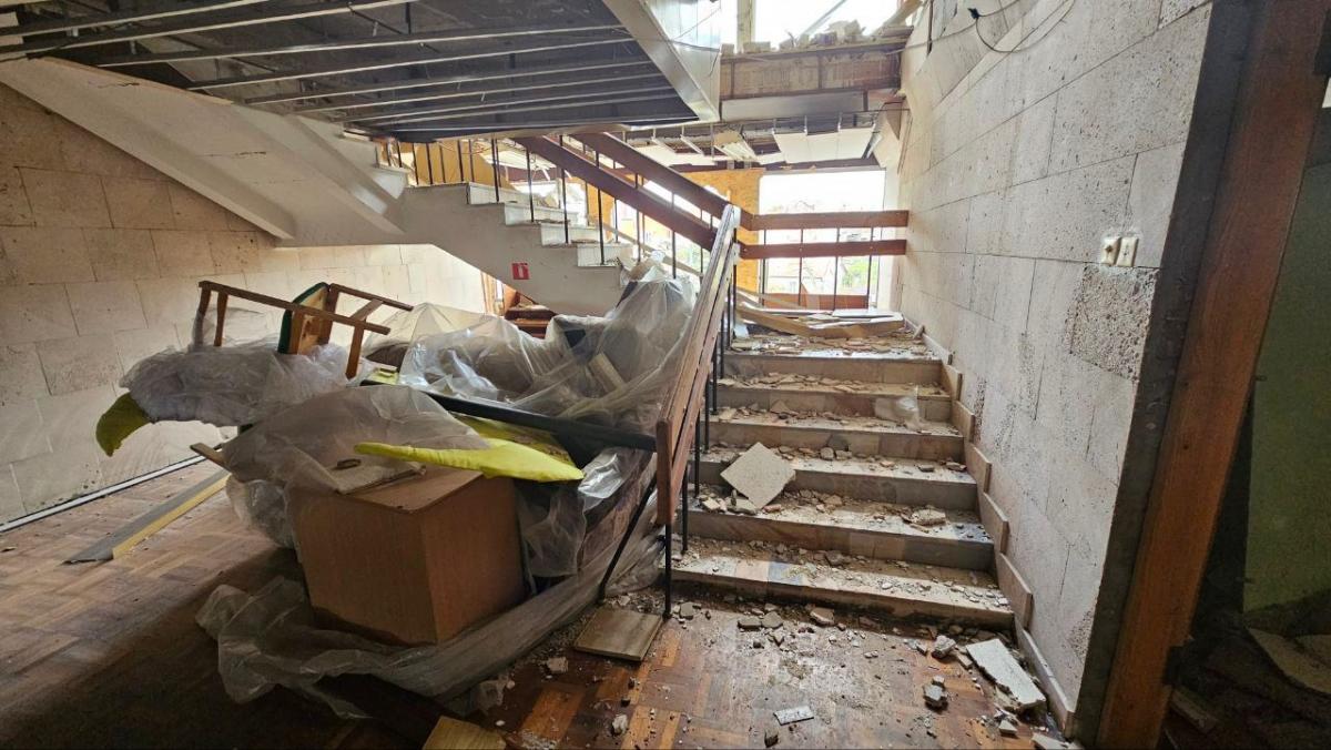 Последствия обстрела Херсона оккупантами утром 12 ноября