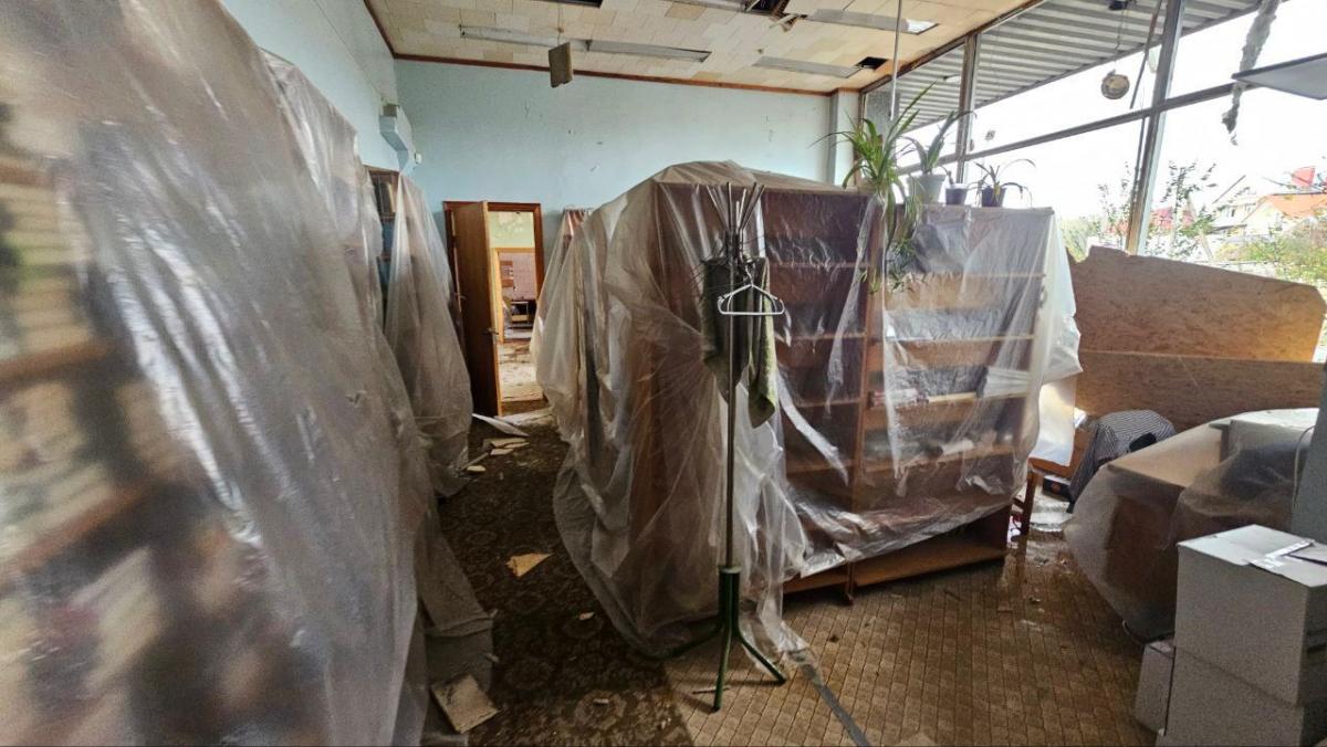 Последствия обстрела Херсона оккупантами утром 12 ноября