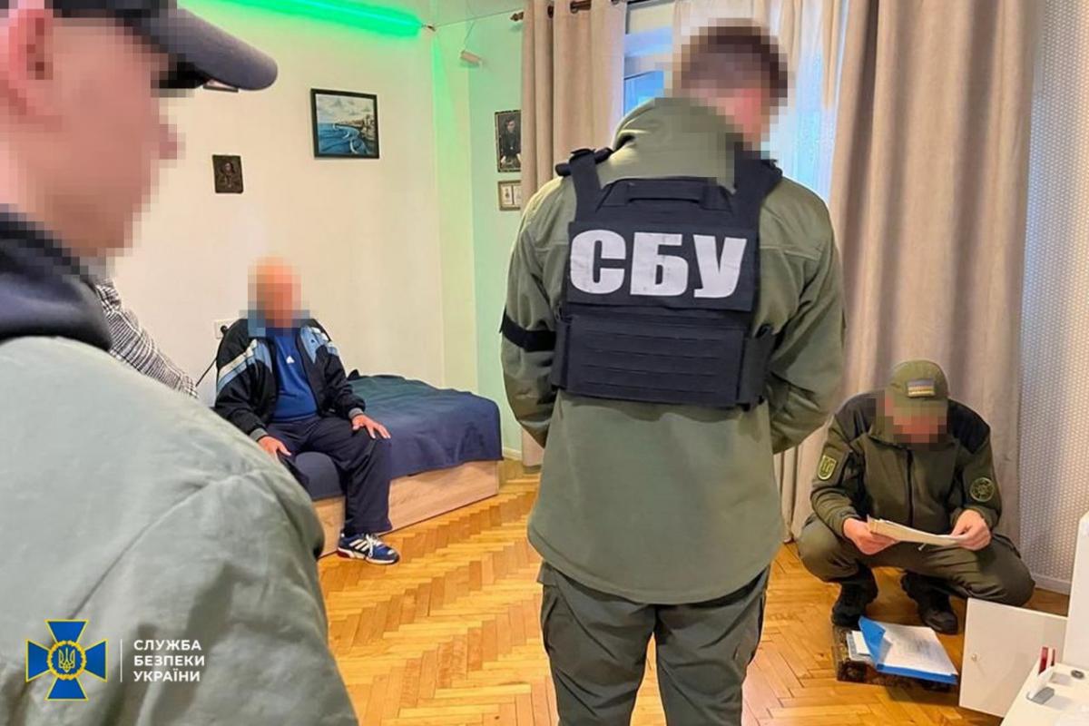 'Зливали' удару по Києву і 'полювали' на Patriot: СБУ затримала зрадників 'Зливали' удару по Києву і 'полювали' на Patriot: СБУ затримала зрадників