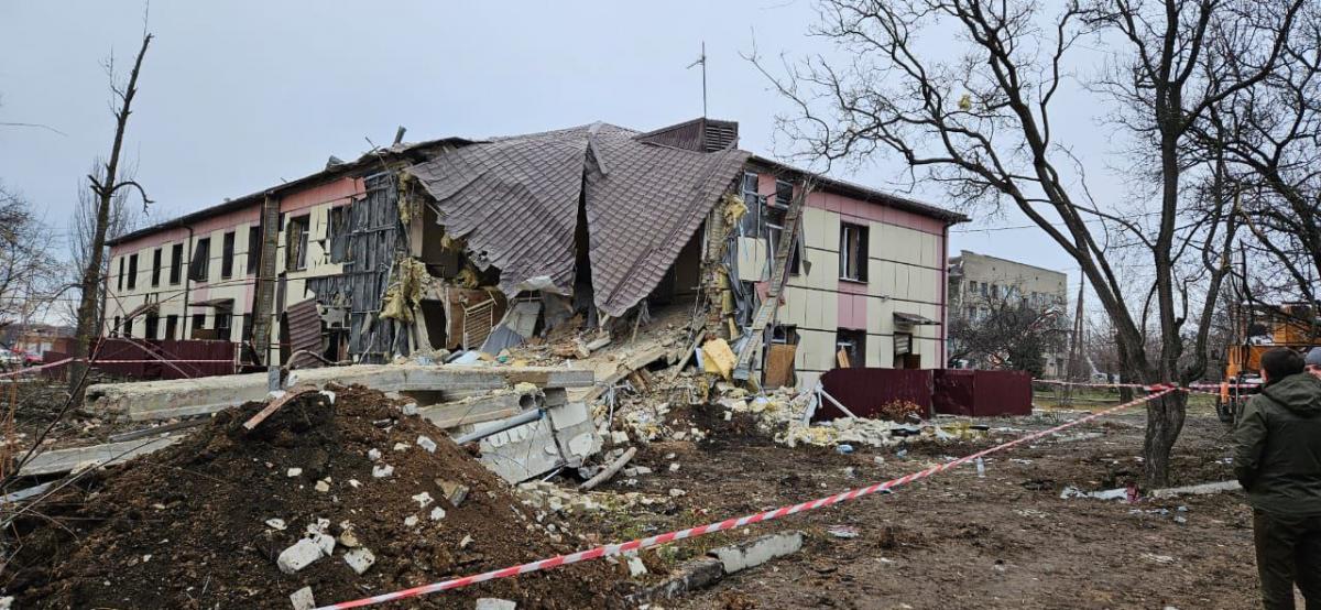 РФ вдарила по лікарні і шахті в Селидовому на Донеччині РФ вдарила по лікарні і шахті в Селидовому на Донеччині