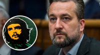 У Словаччині віце-спікер від пропутінської партії зняв портрет президента і повісив Че Гевару
