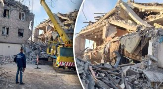Россияне ударили ракетой по многоэтажке в Селидово Донецкой области: есть жертвы