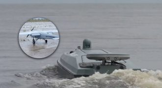 Атака беспилотников с воздуха и с моря: в Крыму ночью прогремели мощные взрывы