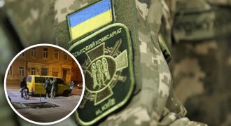Как поступать человеку, если люди из ТЦК пытаются силой усадить его в авто: ответ юриста