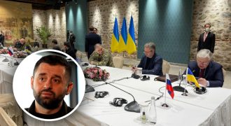 "Переговорная позиция очень плохая": Арахамия ответил пойдет ли Украина на переговоры с Россией