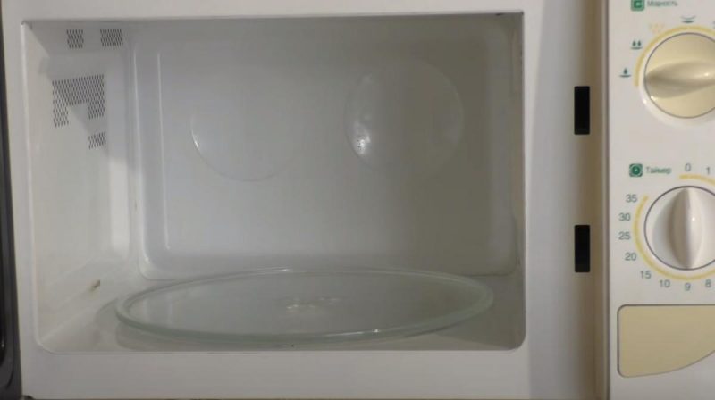 Як очистити мікрохвильовку за 5 хвилин: дуже легкий і робочий спосіб