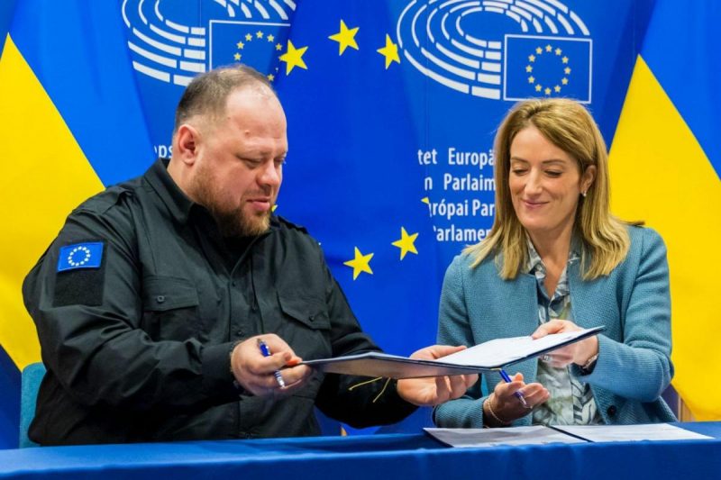 Вступ України до ЄС: керівництво ЄП підтримало початок переговорів з Києвом