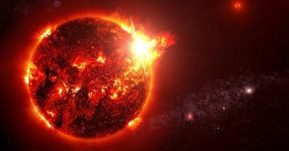 Мощная магнитная буря усиливается и затягивается: сколько еще продлится шторм