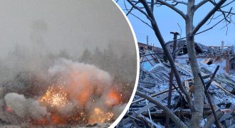 "Под завалами могут быть люди": РФ сбросила бомбы на многоэтажки в Рубежном