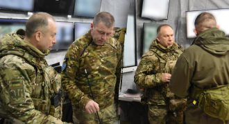 Ситуация остается напряженной: Сырский побывал в воинских частях под Купянском