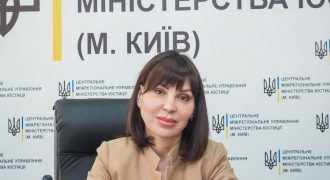 Нельзя допустить возобновления на должностях чиновников с гражданством РФ - эксперт