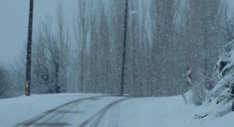 Снег с дождем и мощный ветер: где в Украине будет худшая погода