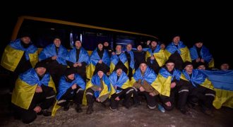 Украина вернула из плена еще 100 военнопленных: Зеленский раскрыл детали
