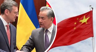 "Будем продолжать диалог": Кулеба встретился с главой МИД Китая