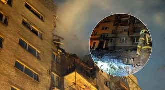 РФ ударила "Шахедом" по многоэтажке в Днепре: под завалами ищут людей