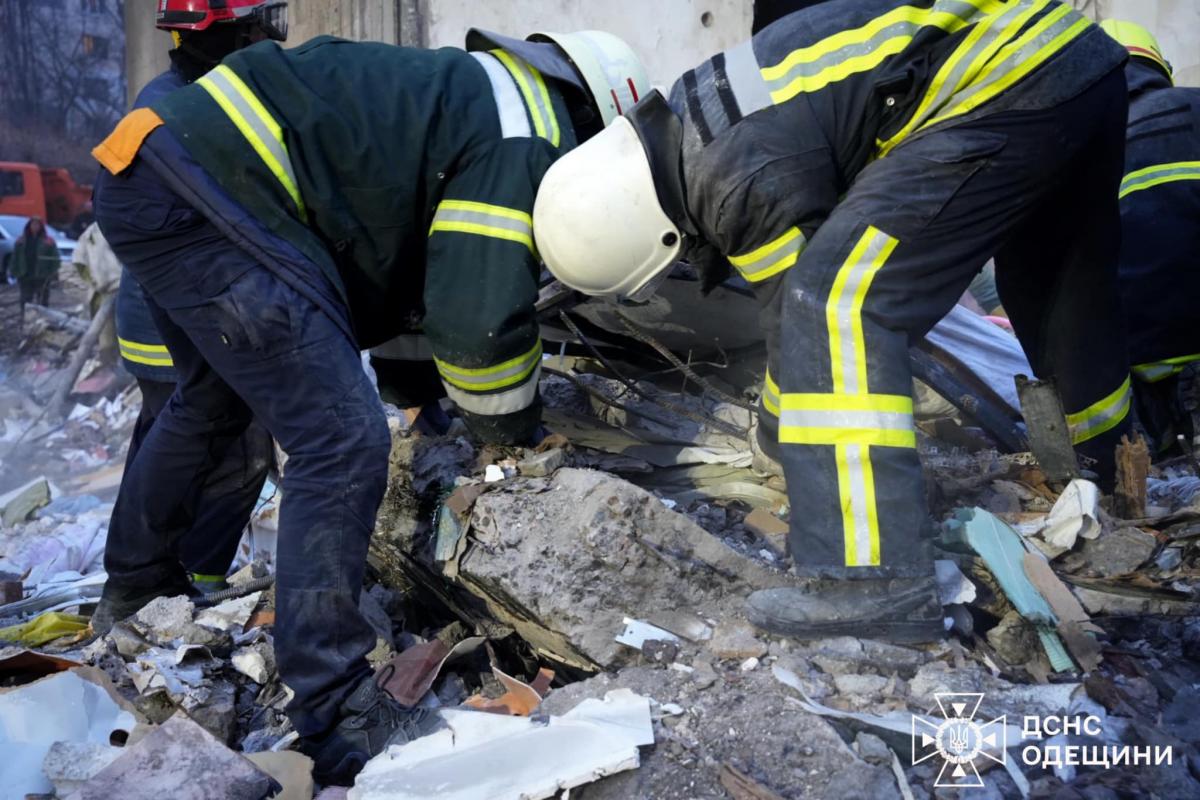 Наслідки удару РФ по Одесі Наслідки удару РФ по Одесі