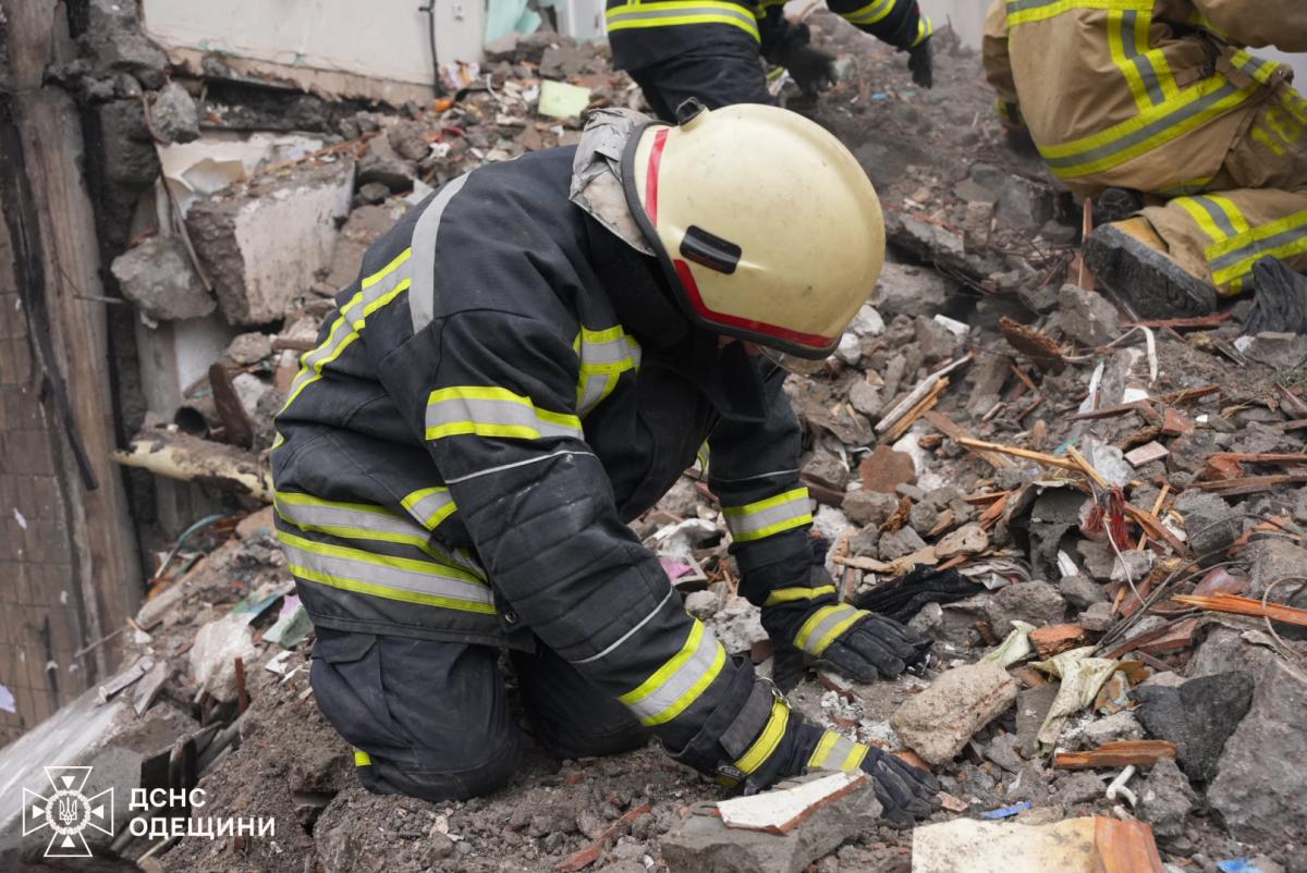 Наслідки удару РФ по Одесі Наслідки удару РФ по Одесі