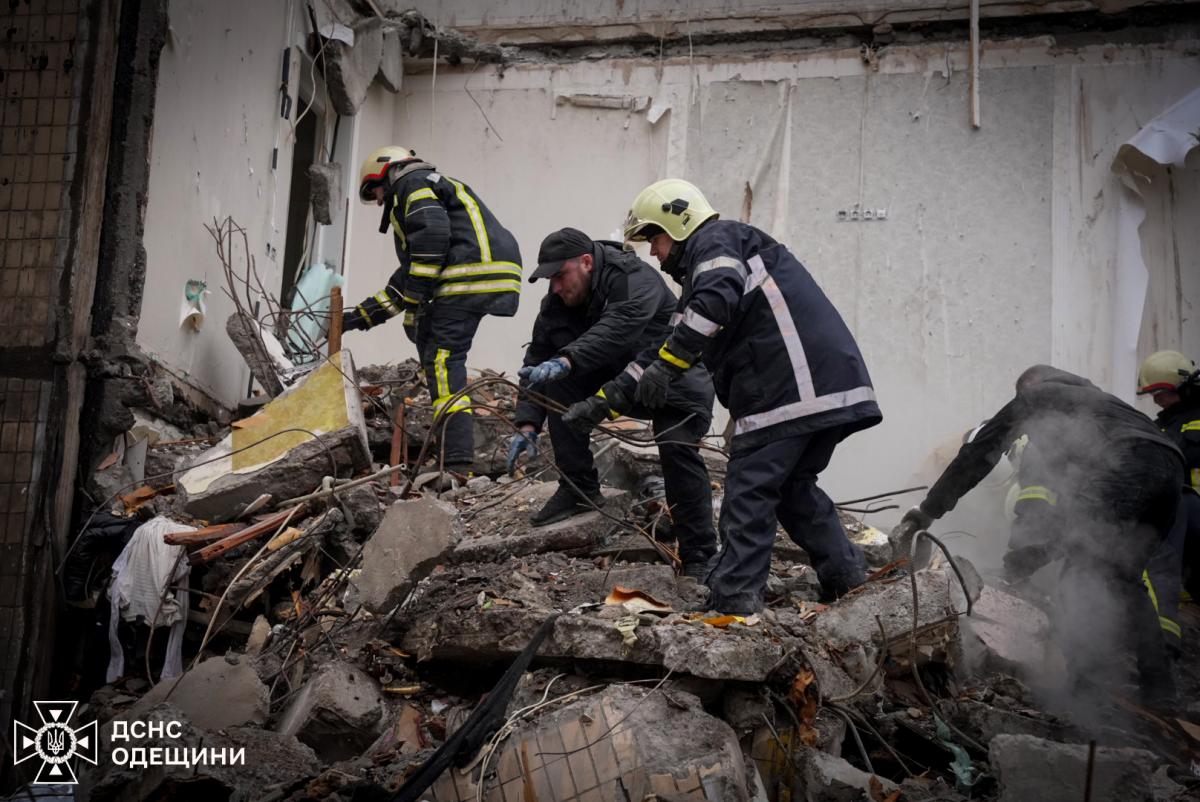 Наслідки удару РФ по Одесі Наслідки удару РФ по Одесі