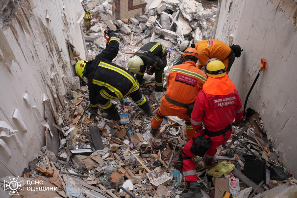 Наслідки удару РФ по Одесі Наслідки удару РФ по Одесі