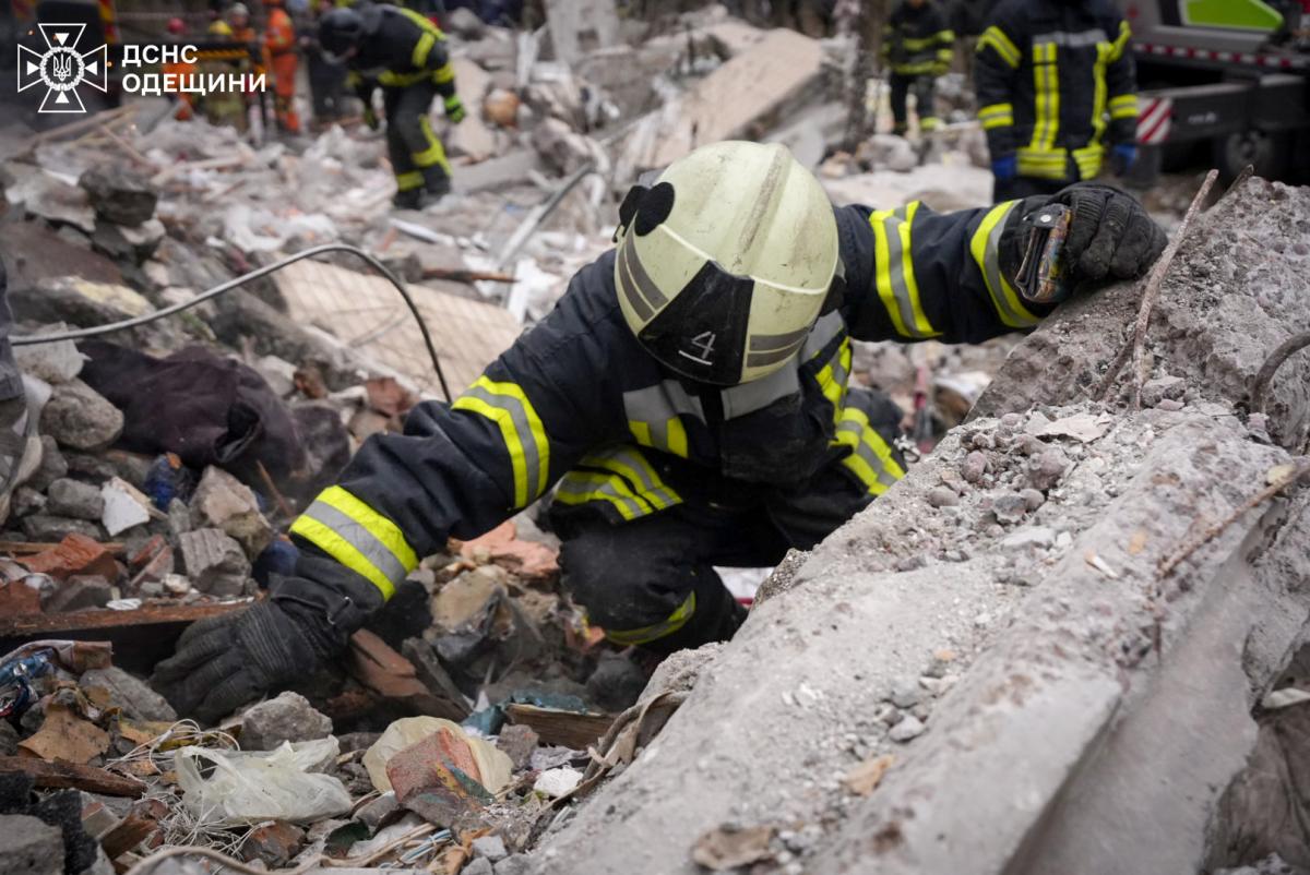 Наслідки удару РФ по Одесі Наслідки удару РФ по Одесі