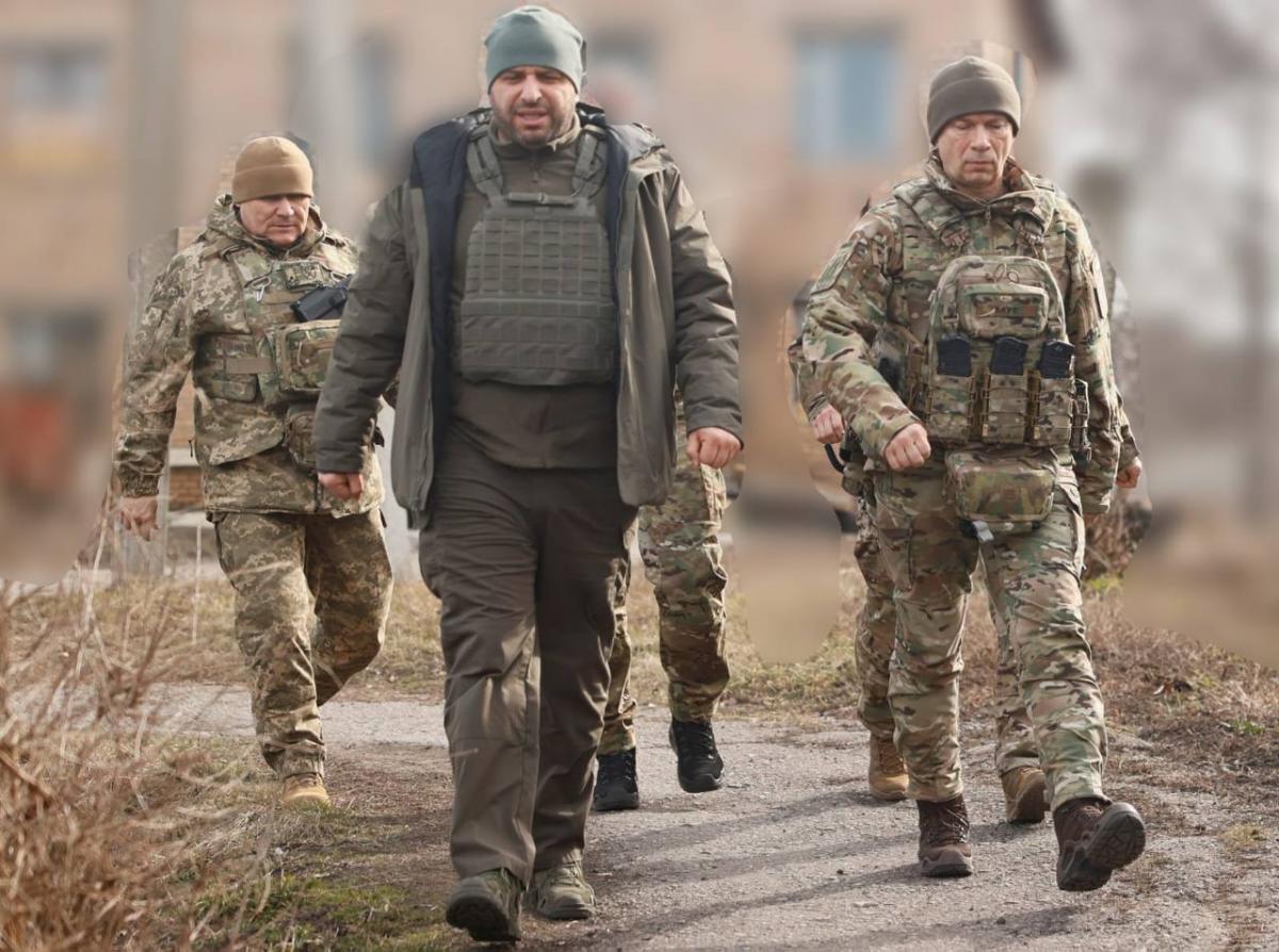 Олександр Сирський відвідав фронтові позиції Олександр Сирський відвідав фронтові позиції