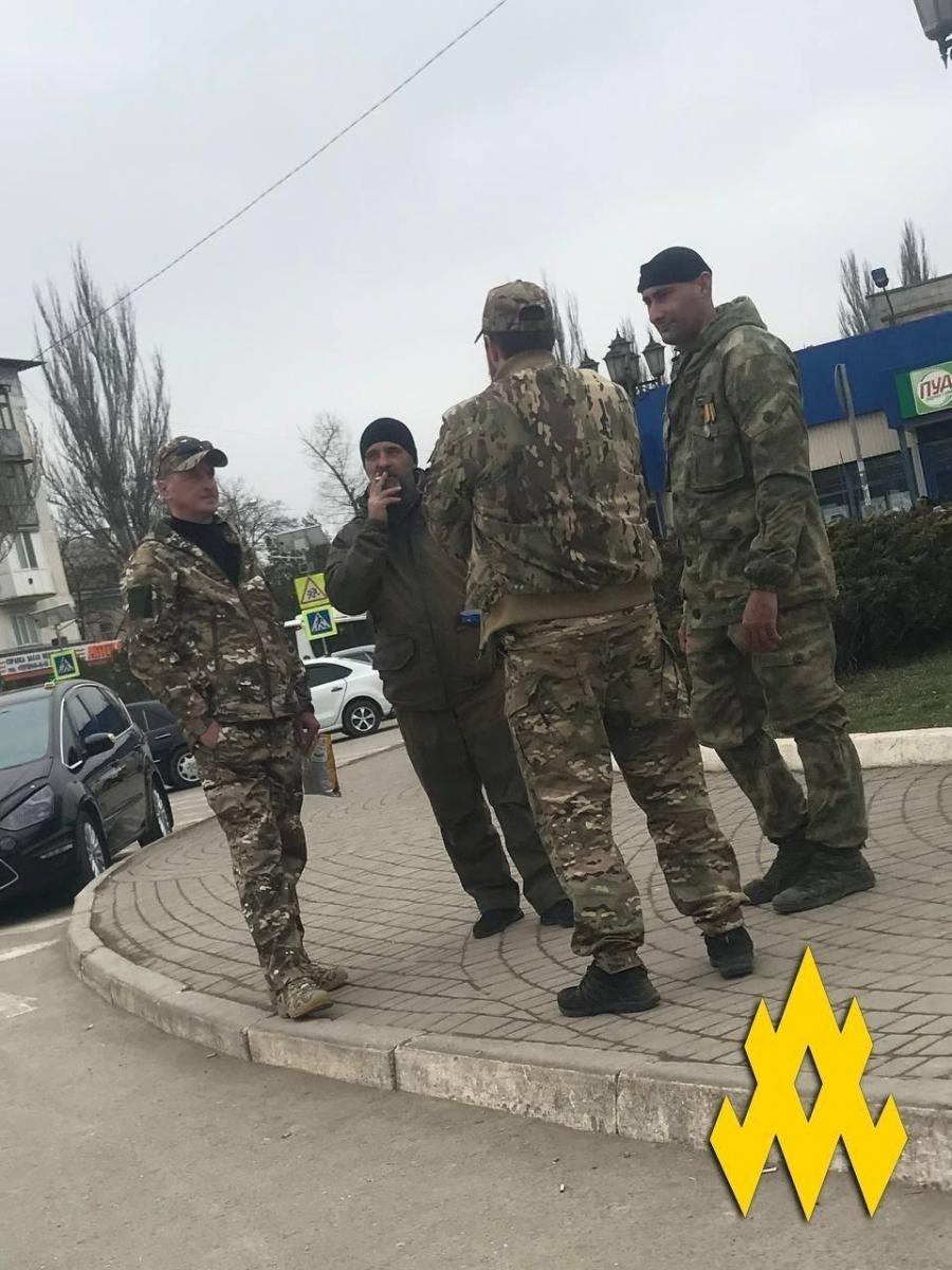 РФ перекинула в Крим нову групу окупантів з Комі та Якутії РФ перекинула в Крим нову групу окупантів з Комі та Якутії