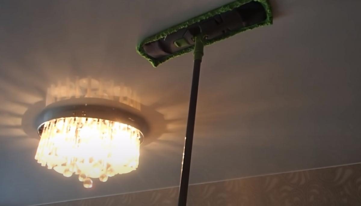 Как мыть натяжные потолки в домашних условиях - Новый МЕТР