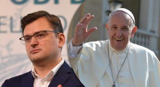 Кулеба жестко ответил Франциску на скандальное предложение насчет "белого флага"