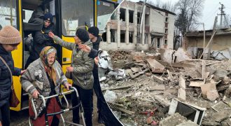 Россияне "стирают" целые населенные пункты: на Сумщине началась массовая эвакуация