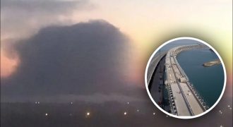 Расцвела "бавовна": 20 взрывов возле нефтебазы в Гвардейском и перекрытие Крымского моста