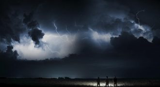 Грозы и ветер почти 40 м/с: в Украину врывается опасный шторм