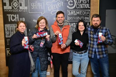 1+1 media долучилася до кампанії "Lots of Socks" з нагоди Всесвітнього дня людей із синдромом Дауна
