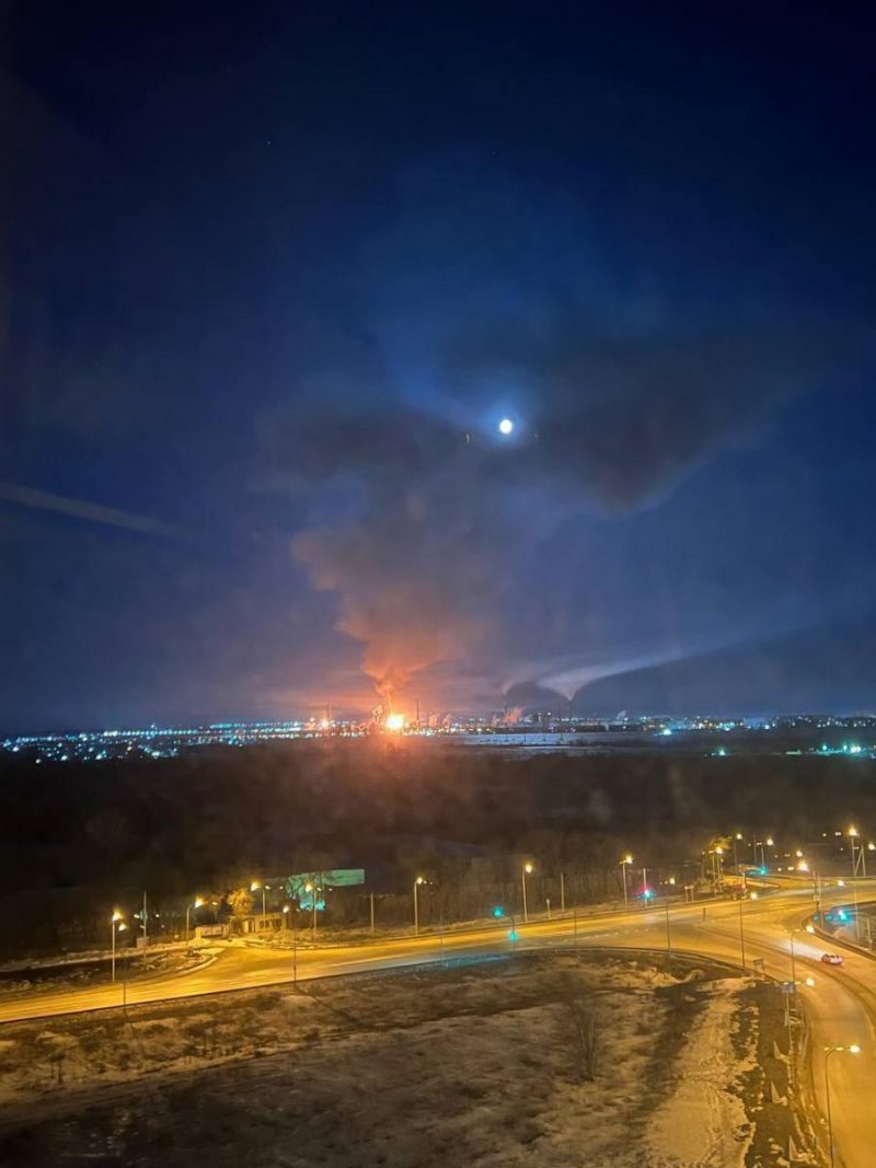 Атака дронов - В Самарской области горит Новокуйбышевский НПЗ - Главред