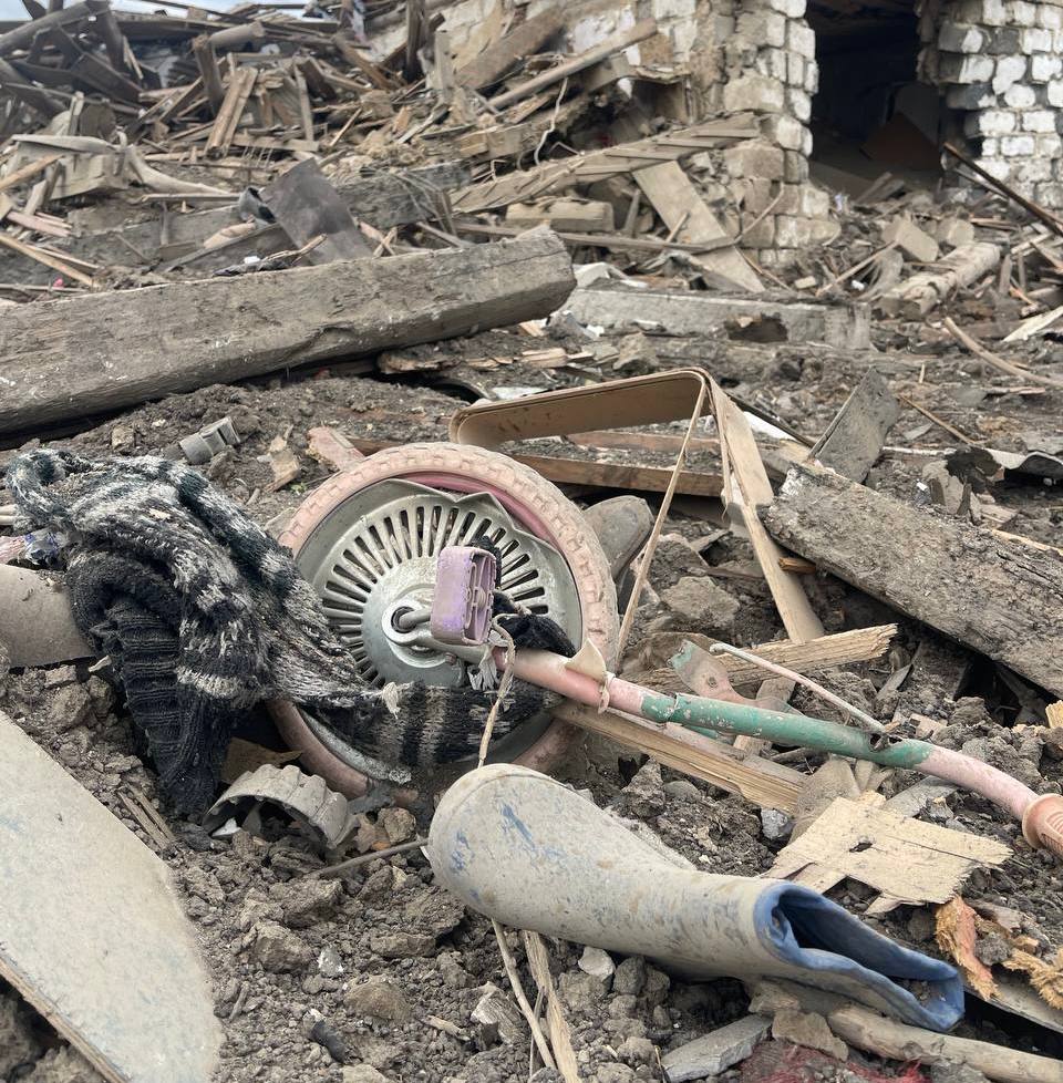 РФ убили ракетами всю сім'ю в місті Синельникове РФ убили ракетами всю сім'ю в місті Синельникове