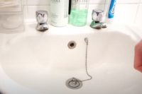 Чому в Англії два крани для води, а не змішувач