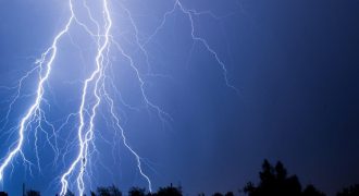 На Украину надвигается волна грозовых дождей: где будет свирепствовать непогода