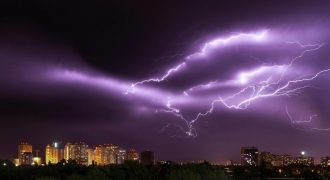 Ливни с грозами и градом: центральные области Украины окажутся под атакой непогоды