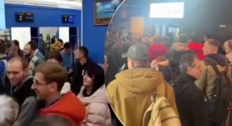 Мужчинам не выдают документы: в Варшаве огромные очереди после жестких ограничений