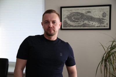 Допомога для військових, шпиталів та шкіл: як меценат Олег Крот наближає перемогу України