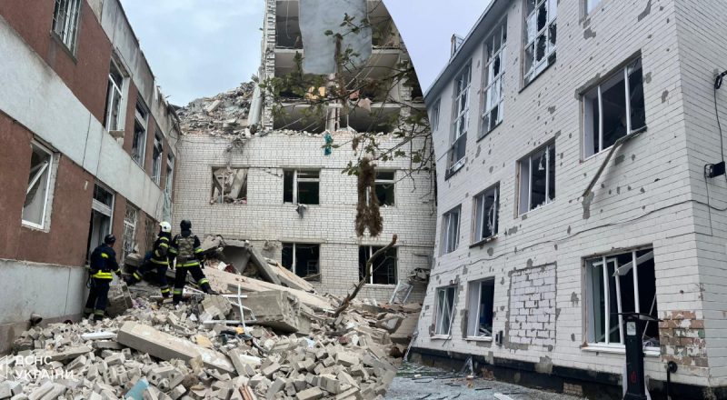 10 погибших и более 20 пострадавших: Зеленский отреагировал на удар по Чернигову