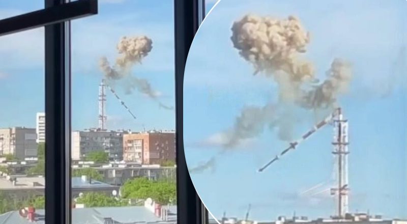 Мощный взрыв и столб дыма: появилось видео "прилета" по телевышке в Харькове