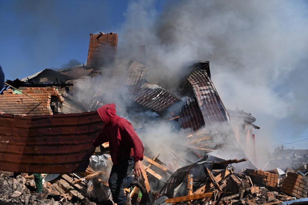 Россияне ударили своим ФАБом по домам в Белгороде