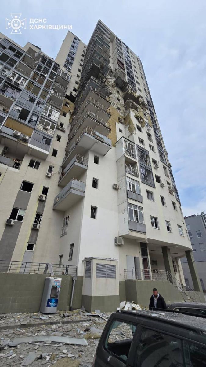 Авіаудар по багатоповерховому житловому будинку в Харкові 14 травня 