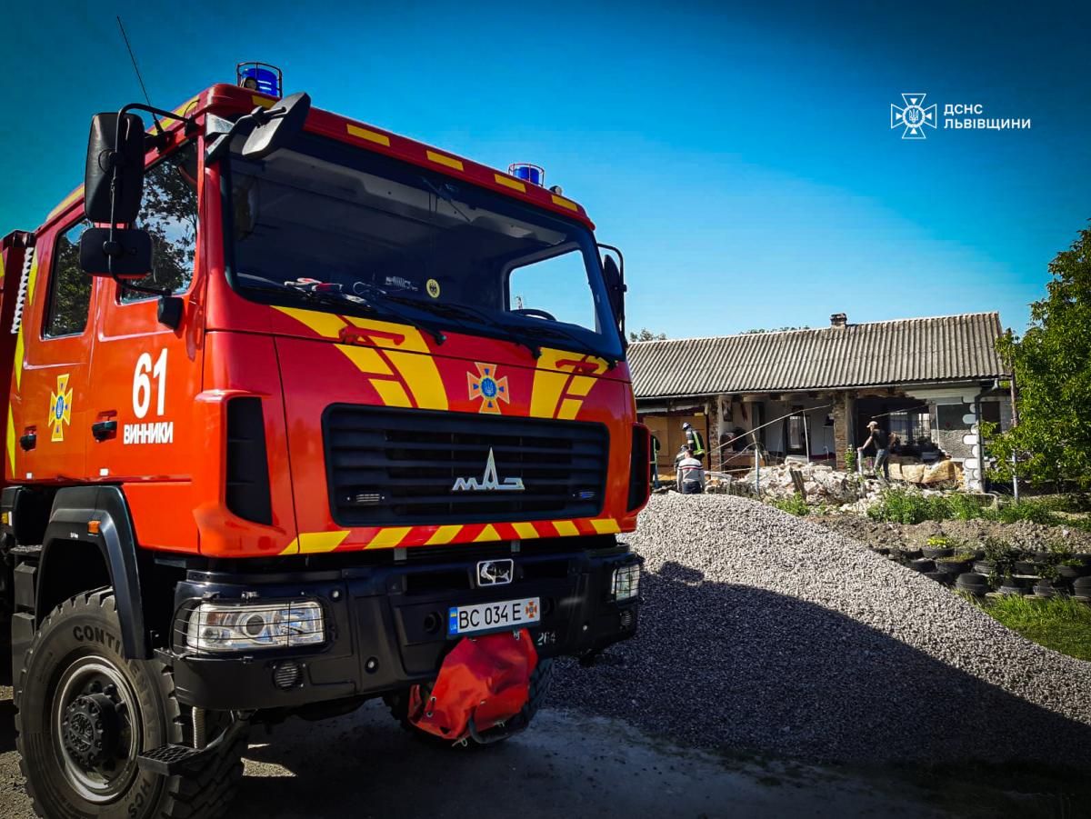 Стіна будинку впала на 4-річну дівчинку у Львівській області