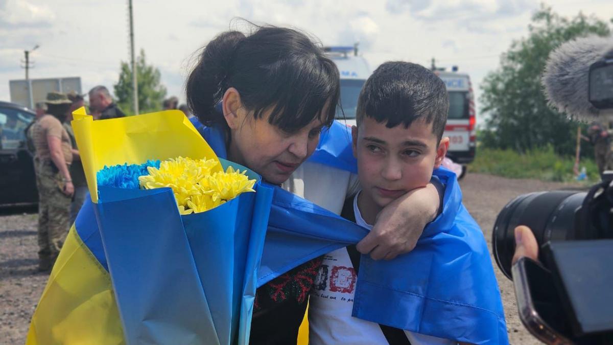 Україна повернула з російського полону 75 громадян Україна повернула з російського полону 75 громадян