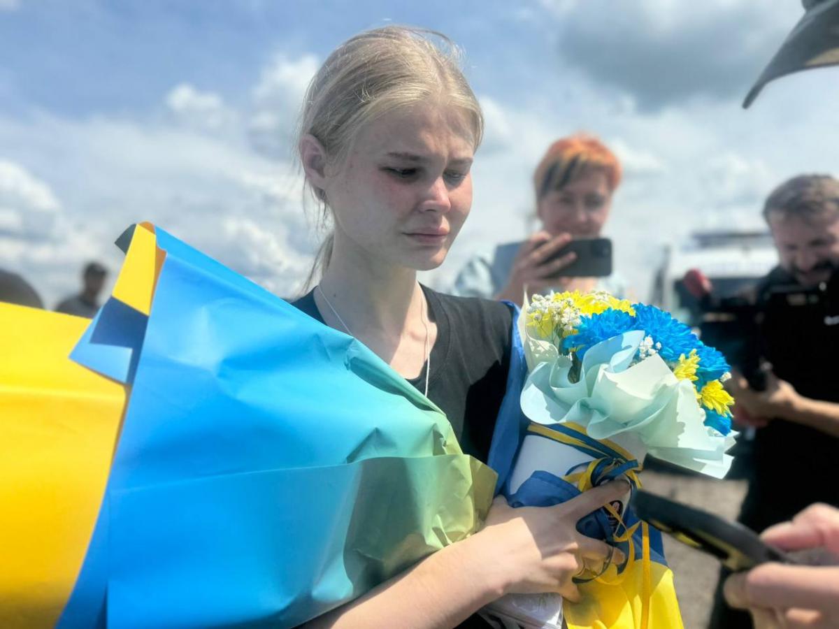 Молода слідча з Маріуполя Мар'яна Чечелюк повернулась з 2-річного російського полону Молода слідча з Маріуполя Мар'яна Чечелюк повернулась з 2-річного російського полону